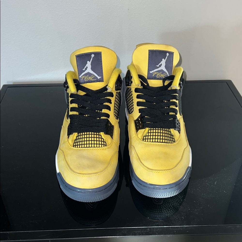 Jordan 4 thunders - Picture 4 of 8